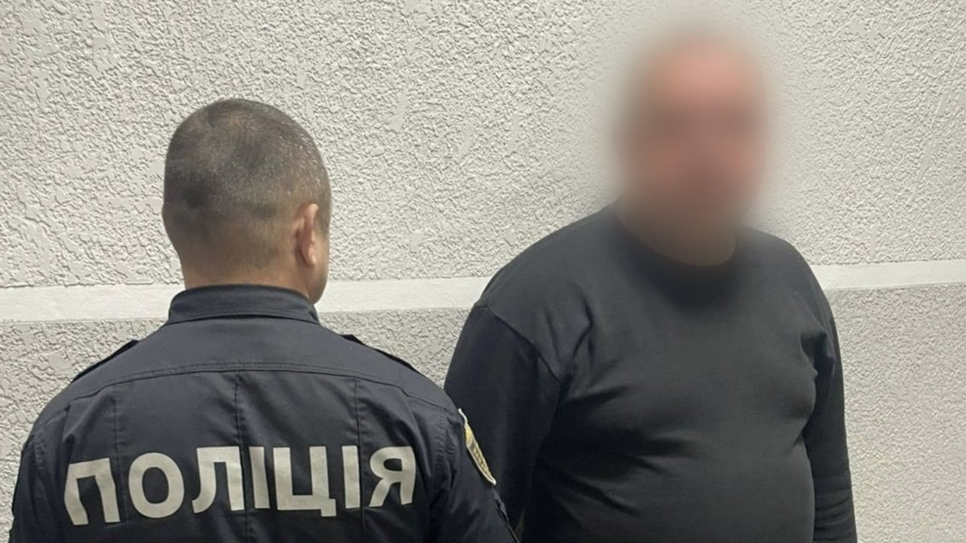 Поліція затримала керівника підрозділу банку, який організував схему переправлення ухилянтів (ФОТО)