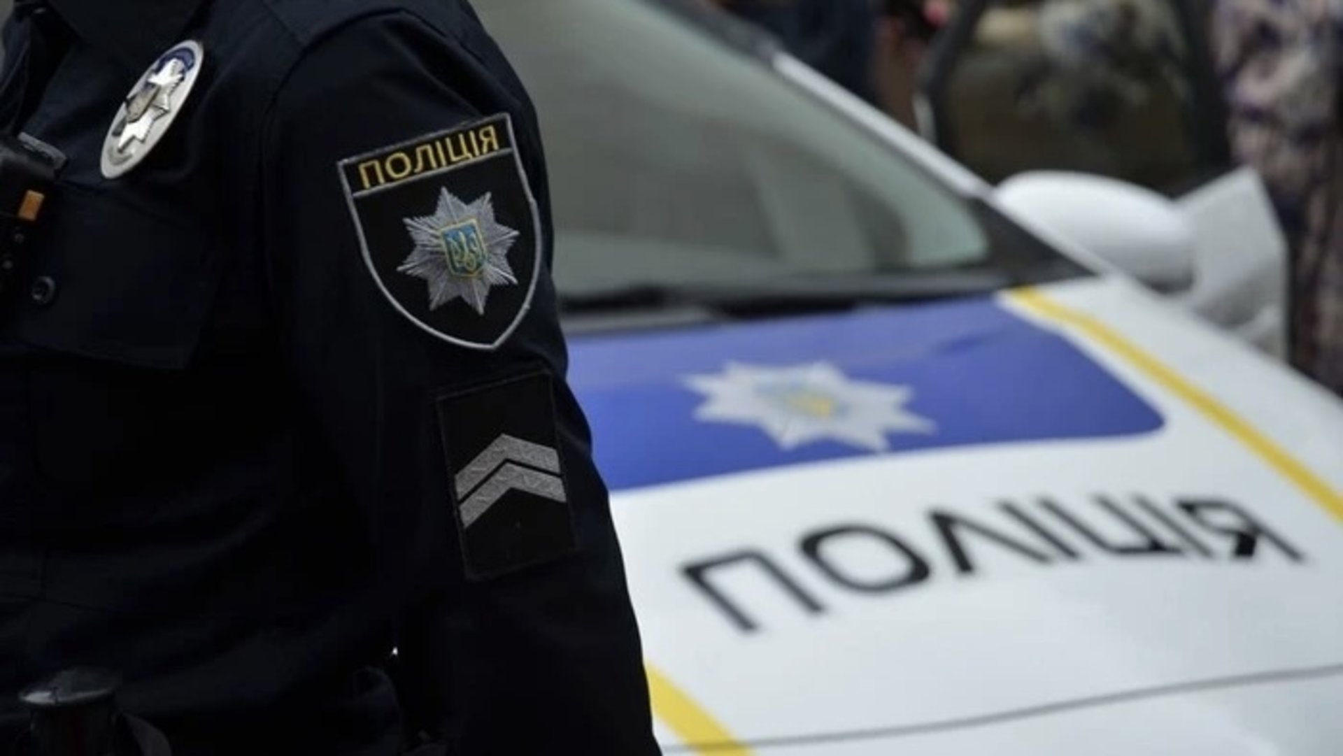 У Хусті 52-річну жінку поранили під час стрілянини біля будинку