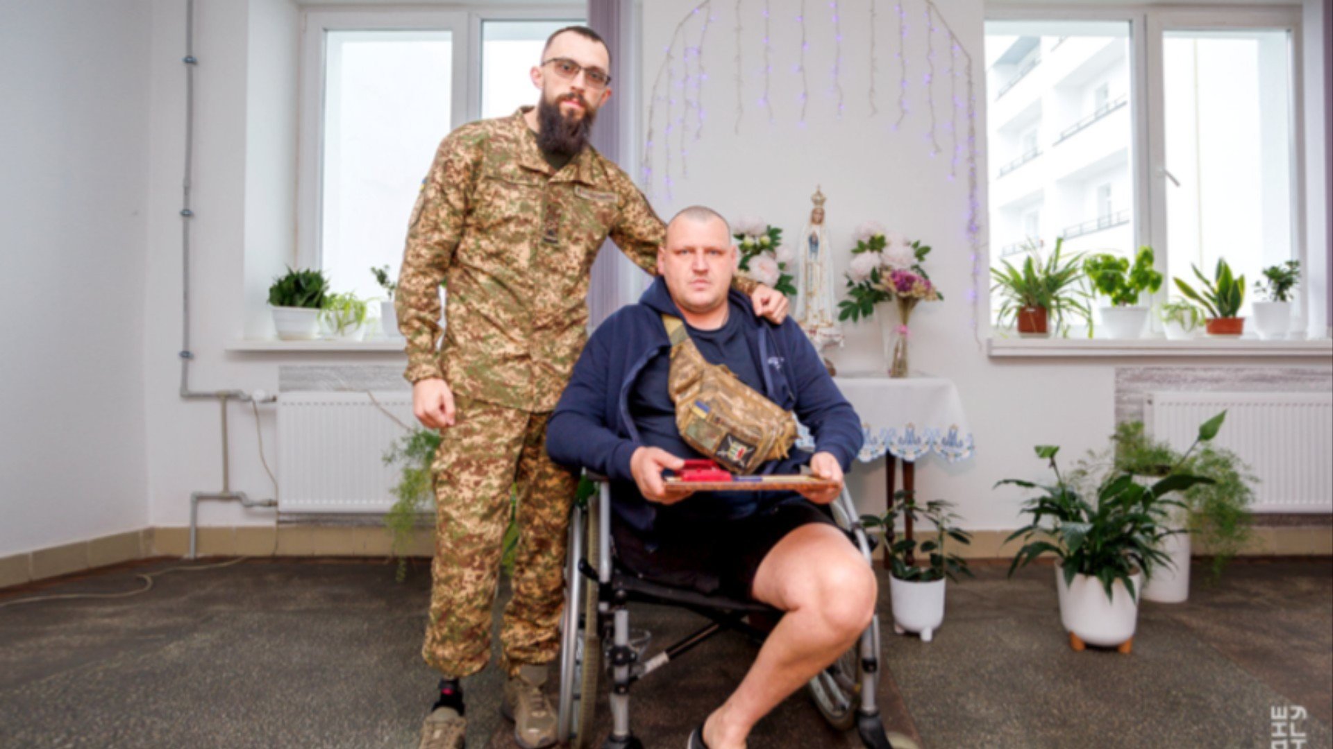 Ветеран 26 Закарпатського полку Нацгвардії отримав бойові нагороди (ФОТО)