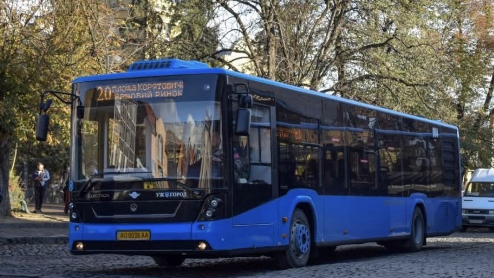 В Ужгороді автобуси трьох маршрутів курсуватимуть до цвинтаря «Барвінок»