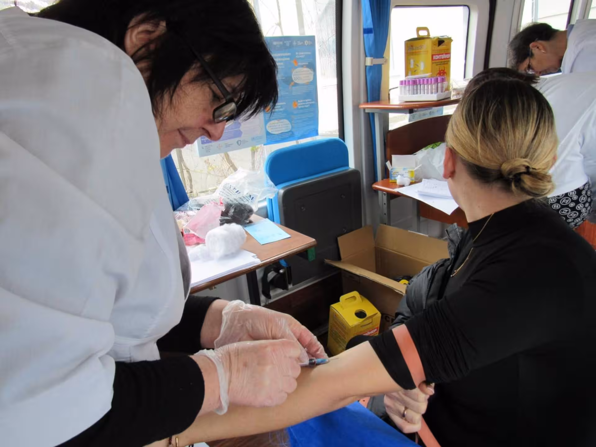 Скринінг гепатиту А в Ізі: понад пів сотні місцевих пройшли вакцинацію