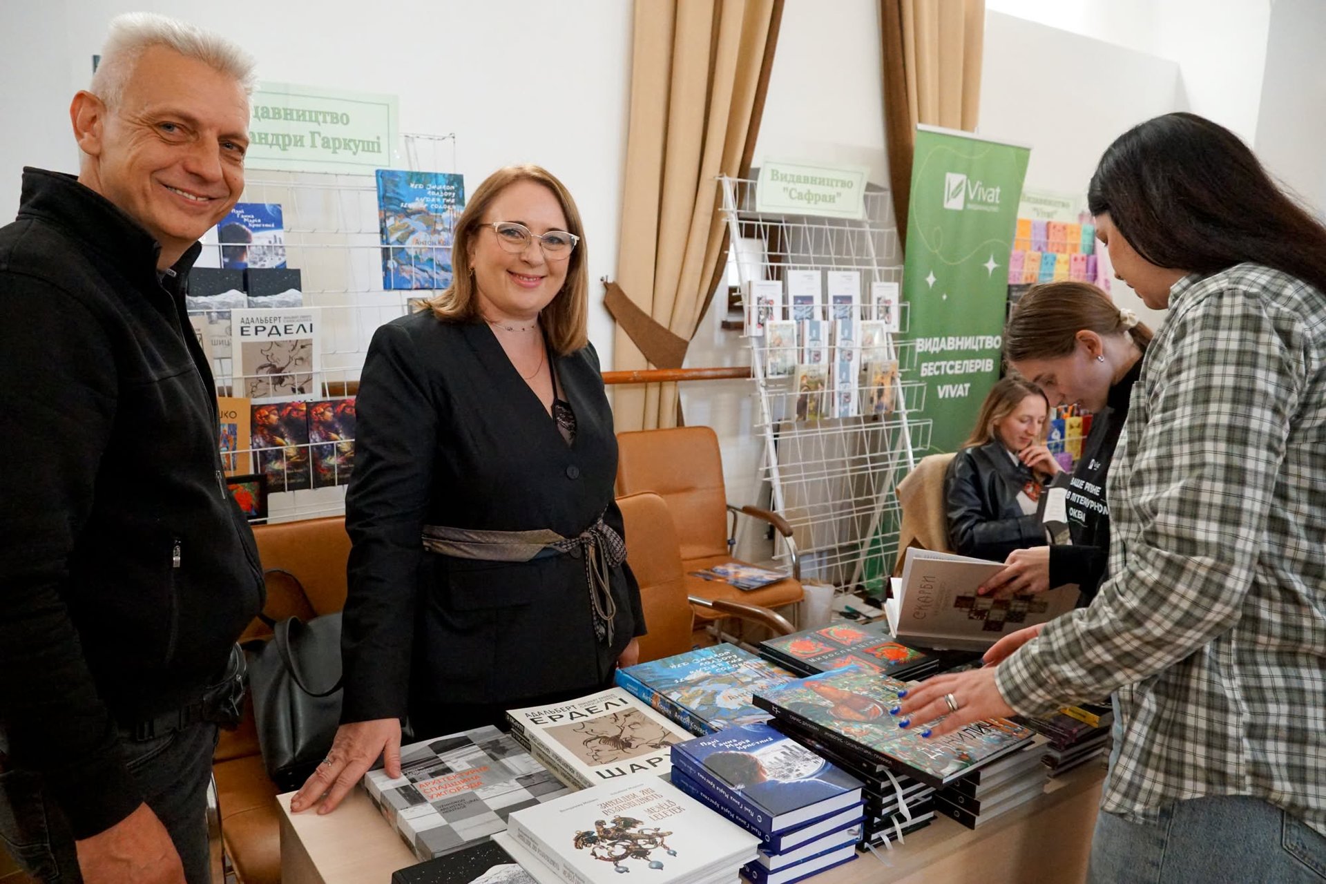 В Ужгороді стартував XV ювілейний Книга-фест 2026 (ФОТО)