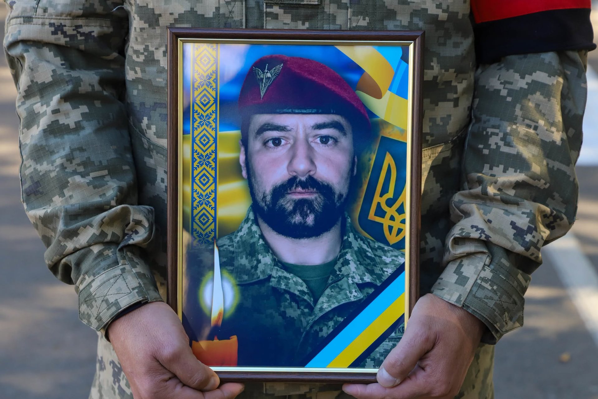 В Ужгороді попрощалися з 38-річним захисником Юрієм Грицаком (ФОТО)