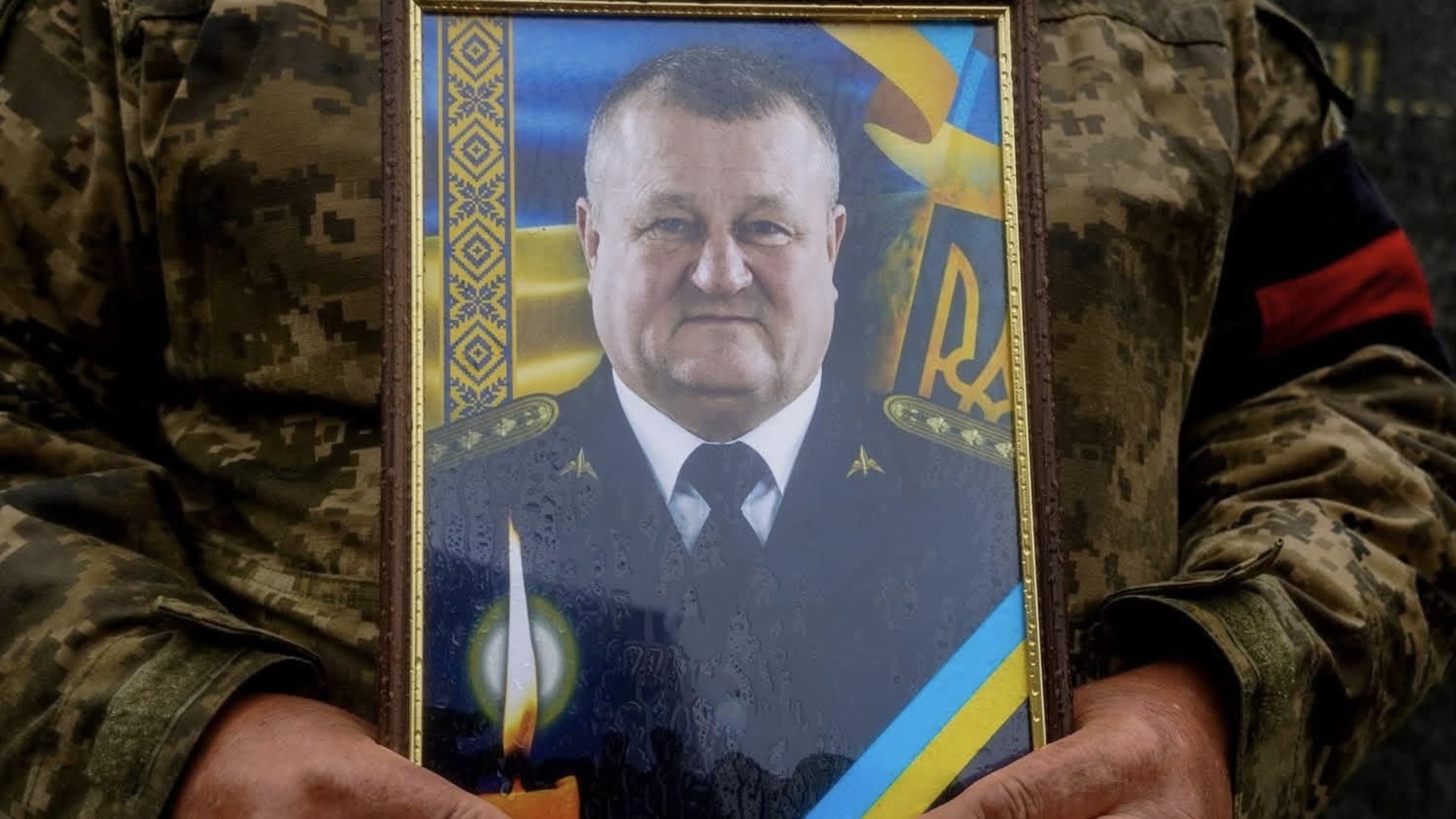 В Ужгороді попрощалися із 57-річним захисником Віталієм Дору