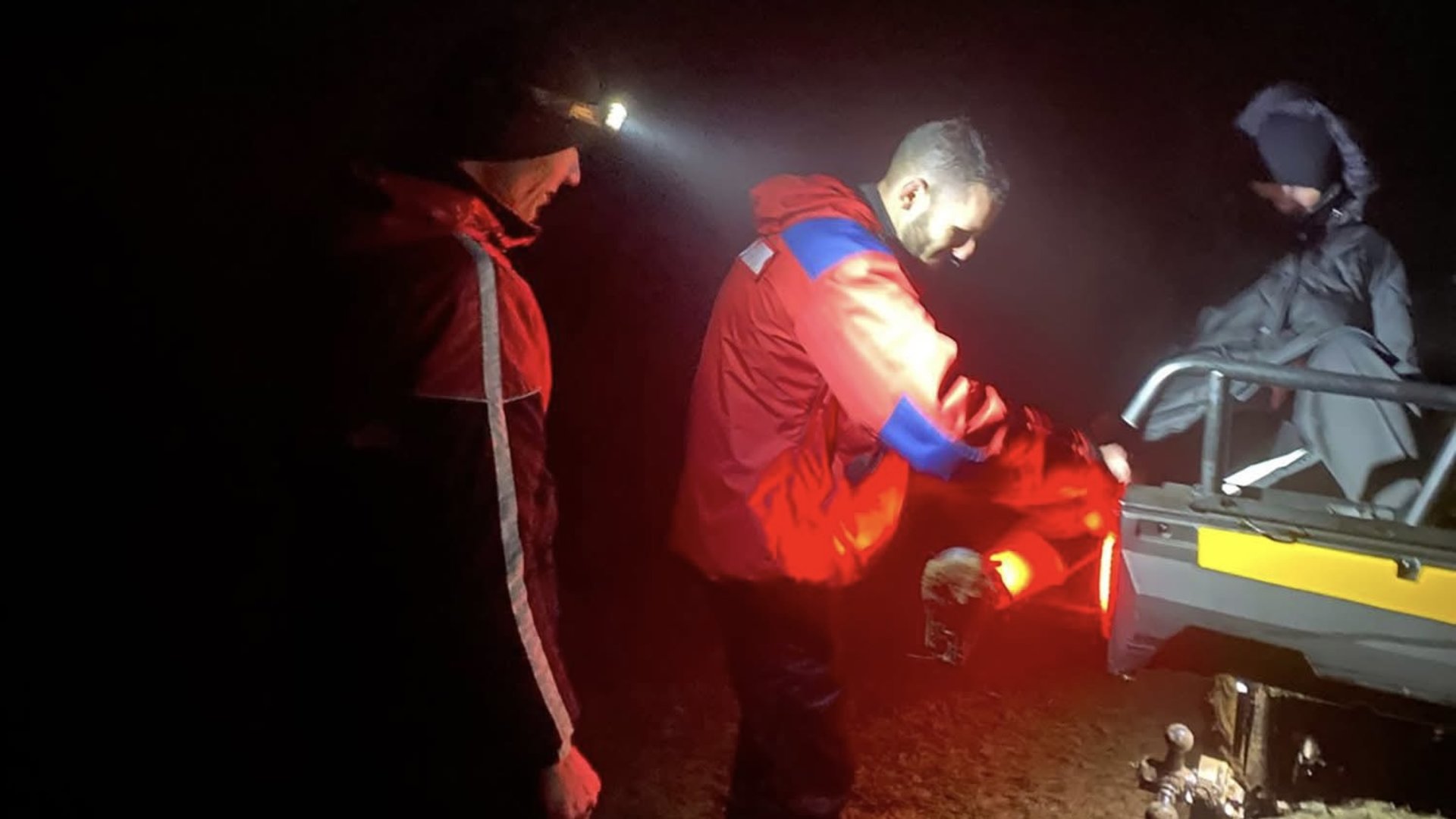 Гірські рятувальники допомогли 36-річній туристці, яка травмувала ногу й заблукала в тумані (ФОТО)