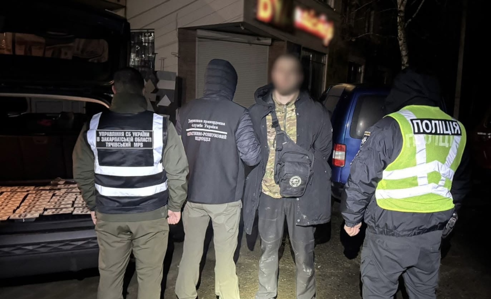 На Рахівщині затримали «провідника», який вів ухилянтів у Румунію з букетом троянд (ФОТО)