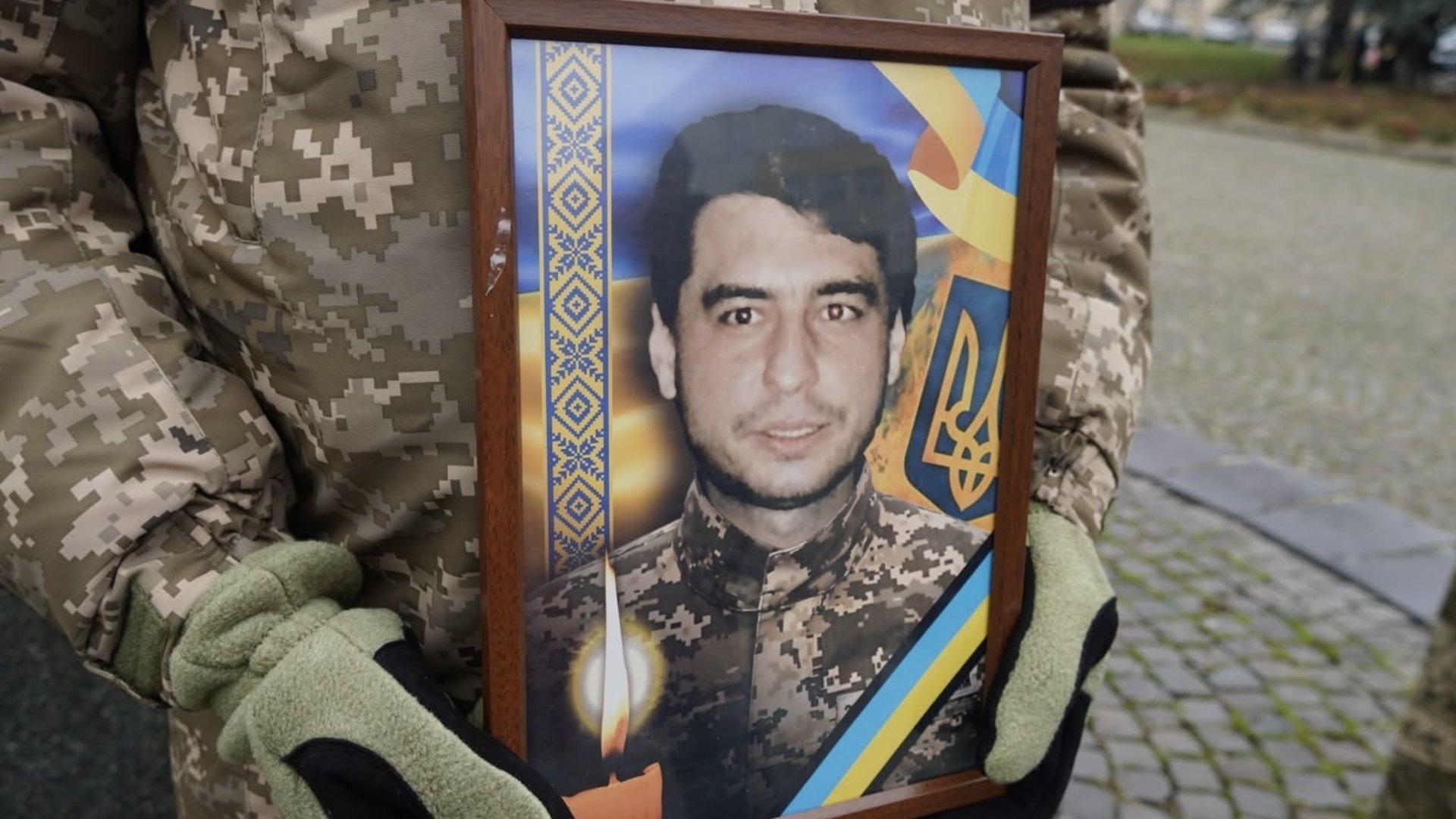 В Ужгороді провели в останню дорогу 51-річного захисника Золтана Калої