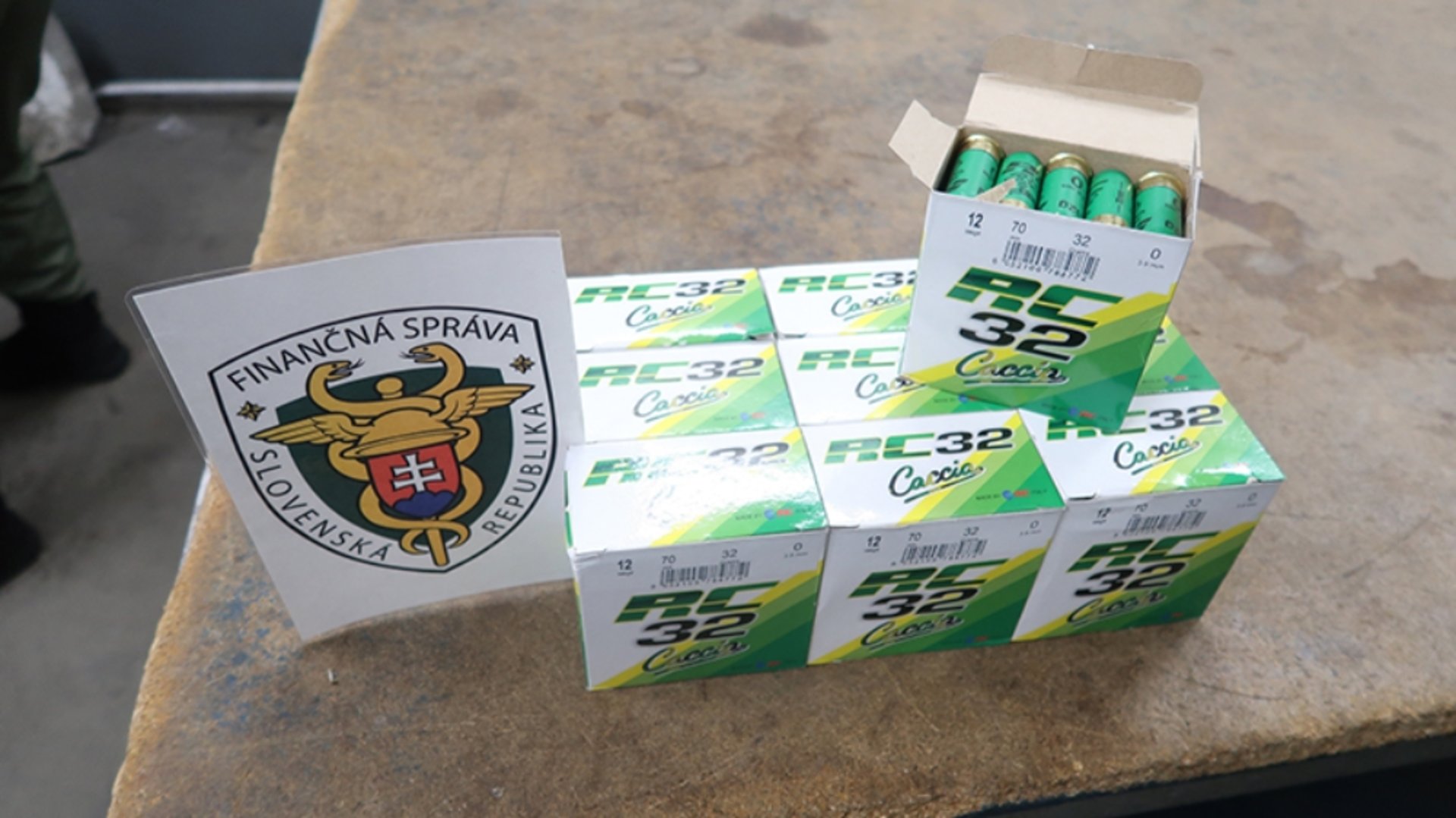 На КПП Вишнє Нємецке-Ужгород словацькі митники виявили незаконні боєприпаси (ФОТО)